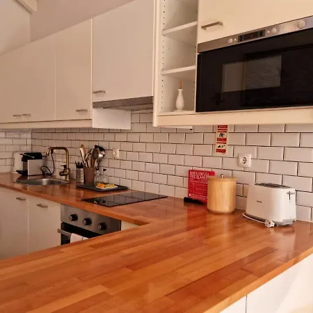 Apartment Janelas Verdes - Peaceful Views